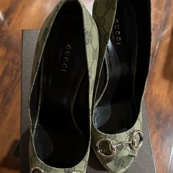 Authentic size 39 GG Gucci wedge military Green/Cocoa Excellent Condition - Picture 2 of 3